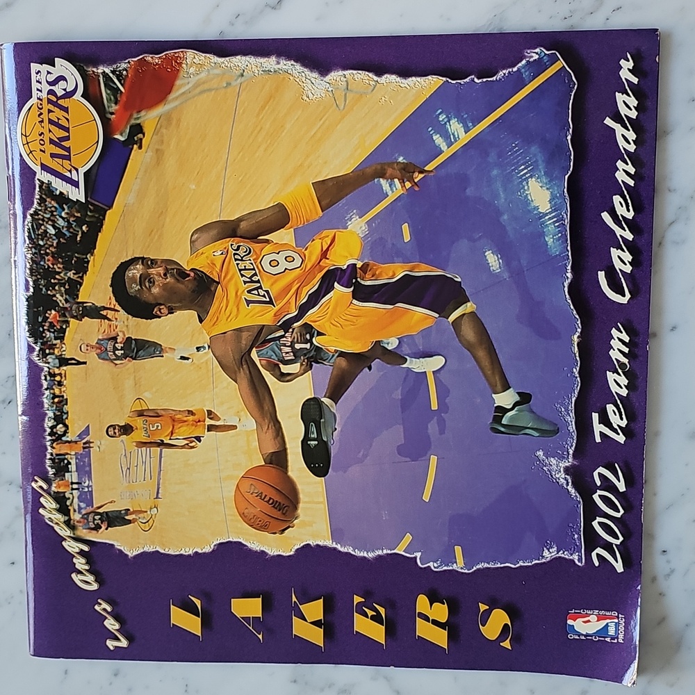 🏀HP🏀LA Lakers 2002 Kobe Cover Team Calendar - Picture 15 of 15